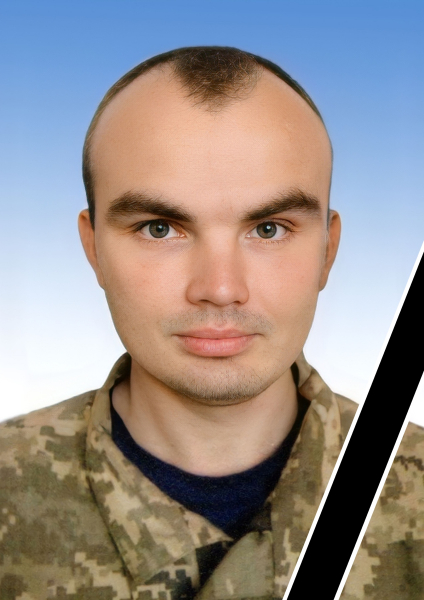 
У Бучачі на колінах зустріли загиблого на фронті 28-річного Героя Тараса Єднака (ВІДЕО)