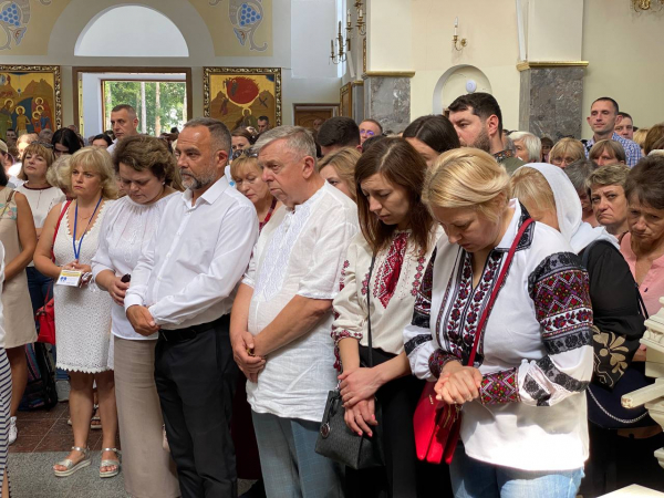 
У Зарваниці відбулася Всеукраїнська проща волонтерів і медиків