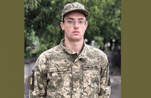 
21-річний поранений захисник повернувся з фронту та служить у Тернопільському міському ТЦК СП