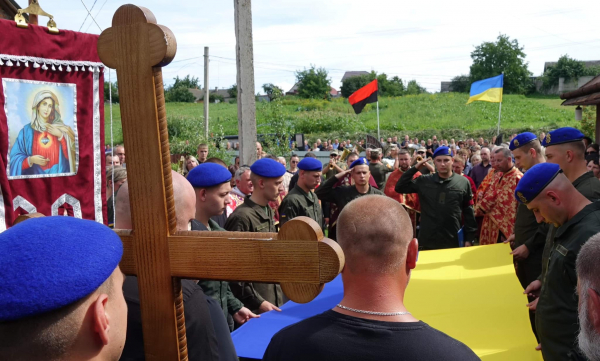 
Залишив все 24 лютого: в Озерній поховали 28-річного захисника (фото)