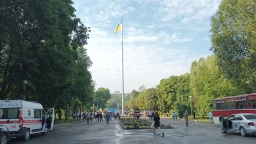 
У тернопільському парку замайорів найбільший в області прапор (фото)