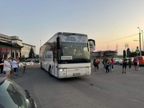 
20 дітей з Тернопільщини поїхали на відпочинок в Угорщину (фото)