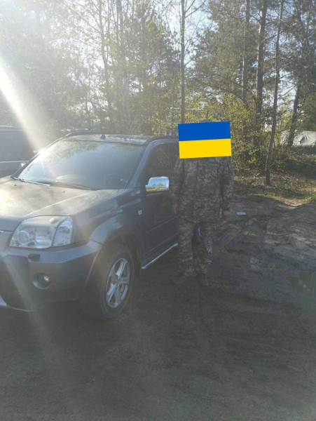 
Ще два автомобілі передали на фронт волонтери «Української команди» Тернопільщини