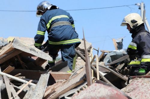 
Внаслідок ворожої атаки на Хмельниччині постраждали щонайменше 16 людей 