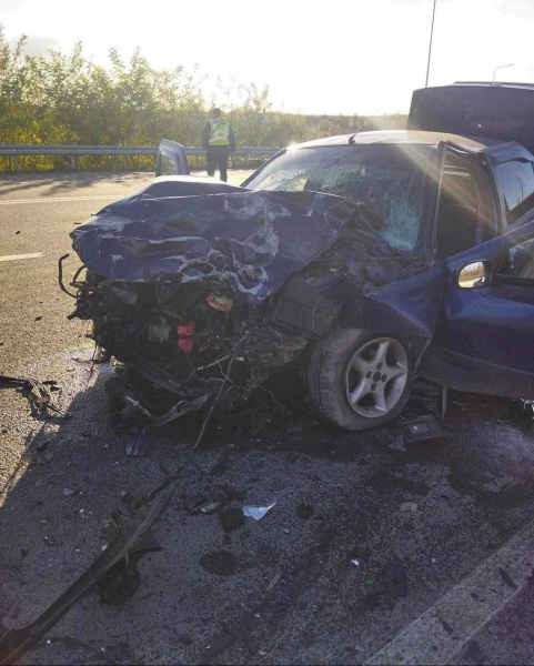 
Син судді з Чорткова скоїв смертельну ДТП: автомобілі розтрощені, є потерпілі (ФОТО)