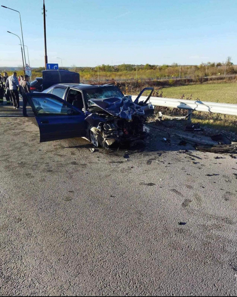 
Син судді з Чорткова скоїв смертельну ДТП: автомобілі розтрощені, є потерпілі (ФОТО)