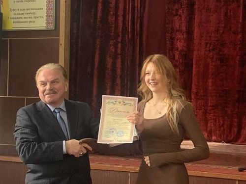 
Студентка тернопільського коледжу перемогла в конкурсі авторської пісні та поезії