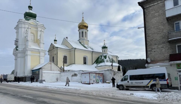 У якому стані Миколаївський собор у Кременці, після користування УПЦ