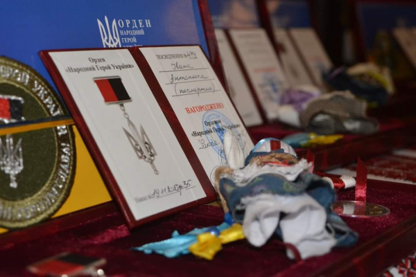 У Збаразькому замку відбулась церемонія нагородження званнями "Народний Герой України"
У Збаразькому замку відбулась церемонія нагородження званнями "Народний Герой України"