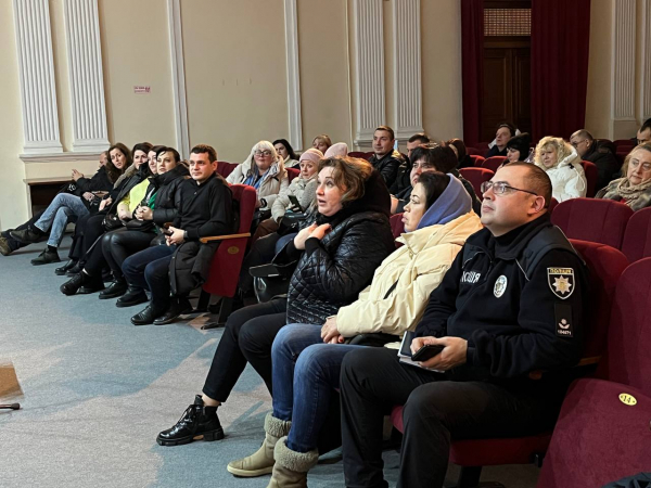ОСББ у Тернополі хочуть зобов'язати, аби ті подали дані всіх мешканців-чоловіків до військкомату ОСББ у Тернополі хочуть зобов'язати, аби ті подали дані всіх мешканців-чоловіків до військкомату