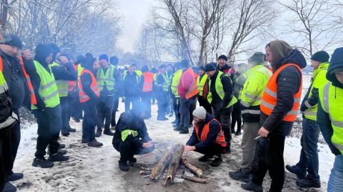 
На ПП "Краківець-Корчова" українські водії призупинили голодування