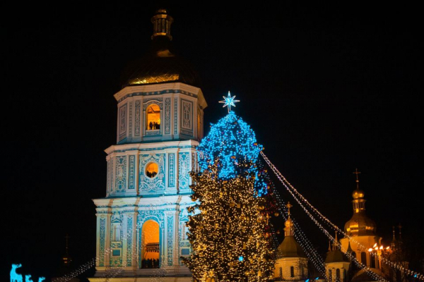У яких містах України цьогоріч будуть новорічні ялинки. Інфографіка