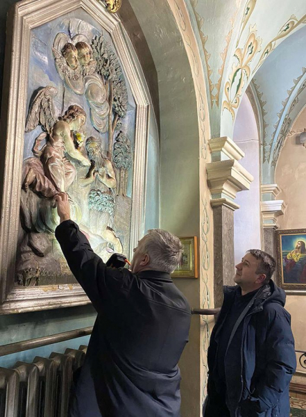 
У соборі на Кременеччині, звідки виселили московський патріархат, відреставрують старовинні ікони (фото)