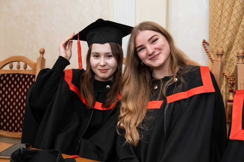 
У ЗУНУ вручили дипломи магістрам соціально-гуманітарного факультету