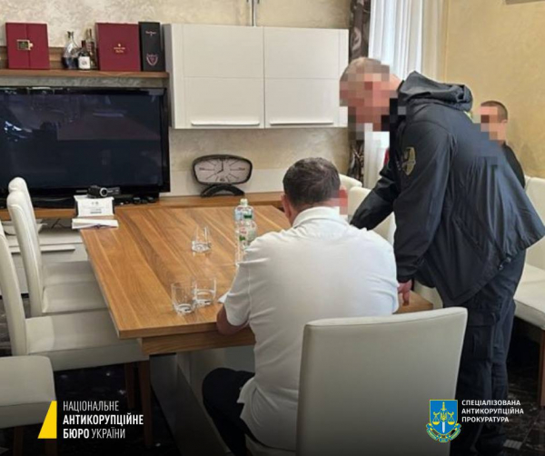 На митниці депутат і підприємці організували масштабну нелегальну схему (фото)
На митниці депутат і підприємці організували масштабну нелегальну схему (фото)