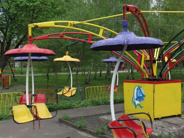 Чи запрацюють дитячі атракціони у парках Тернополя: «20 хвилин» дізналися