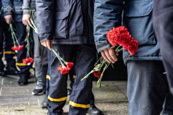 
У Харкові попрощалися з трьома рятувальниками, яких цинічно вбила рф (фото)