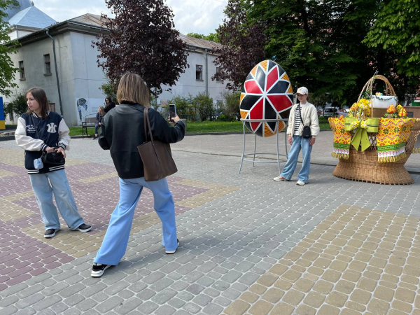 Тернопіль прикрасили до Великодня: фоторепортаж з міста Тернопіль прикрасили до Великодня: фоторепортаж з міста