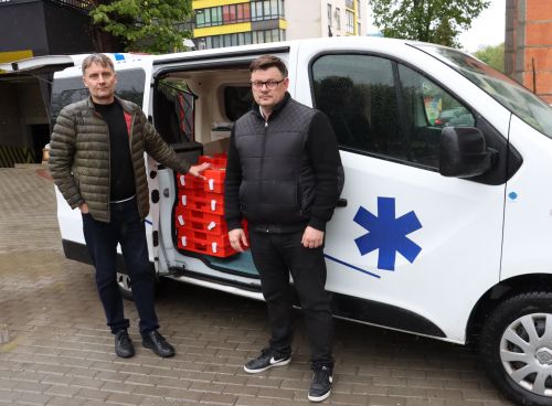 Вже 15-й автомобіль для ЗСУ передали тернопільські волонтери (фото)
Вже 15-й автомобіль для ЗСУ передали тернопільські волонтери (фото)