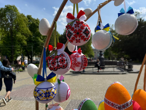 Тернопіль прикрасили до Великодня: фоторепортаж з міста Тернопіль прикрасили до Великодня: фоторепортаж з міста