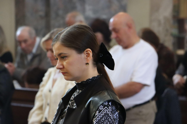 На Страсну П'ятницю у храмах Тернополя провели обряди винесення Плащаниці: як усе відбувалося На Страсну П'ятницю у храмах Тернополя провели обряди винесення Плащаниці: як усе відбувалося