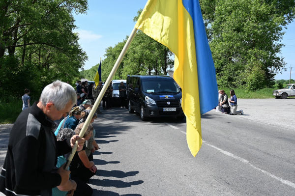 
У Лановецькій громаді зустріли загиблого на війні 20-річного нацгвардійця (фото)