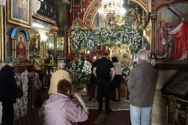 На Страсну П'ятницю у храмах Тернополя провели обряди винесення Плащаниці: як усе відбувалося На Страсну П'ятницю у храмах Тернополя провели обряди винесення Плащаниці: як усе відбувалося