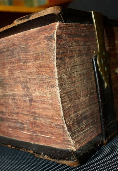 
У Тернополі зберігається стародрук, якому 240 років, виданий у Почаєві (фото)
