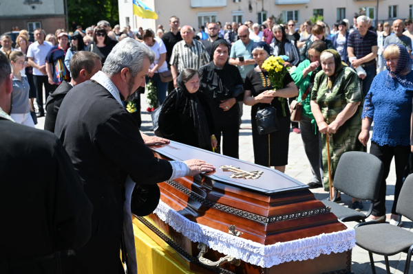 
У Лановецькій громаді зустріли загиблого на війні 20-річного нацгвардійця (фото)