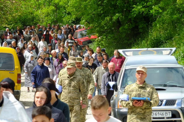 
Шумська громада попрощалась з 30-річним воїном Олександром Грицюком (фото)