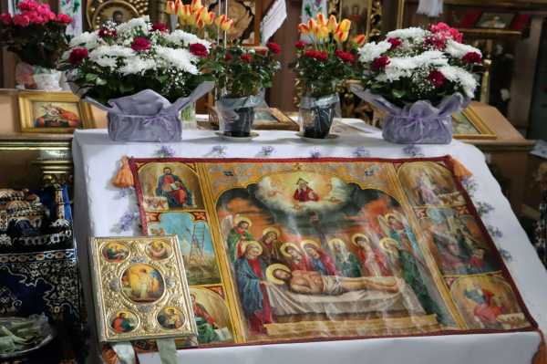 На Страсну П'ятницю у храмах Тернополя провели обряди винесення Плащаниці: як усе відбувалося На Страсну П'ятницю у храмах Тернополя провели обряди винесення Плащаниці: як усе відбувалося