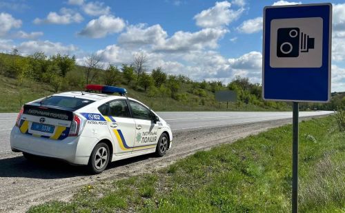 
Патрульні розсекретили місця, де "ловлять" водіїв за перевищення швидкості на Тернопільщині (фото)