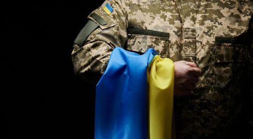 
Сертифікати на авто, відпустка за знищену ворожу техніку, а також пільгове житло: які бонуси отримають українські військові?