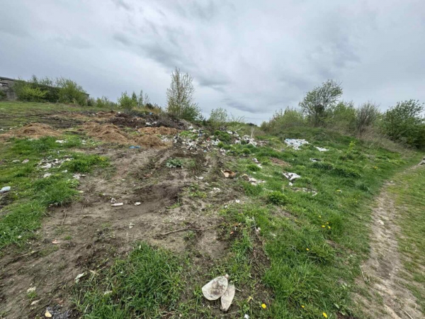 В одному з наймальовничіших місць Тернопільщини виявили 15 стихійних звалищ В одному з наймальовничіших місць Тернопільщини виявили 15 стихійних звалищ
