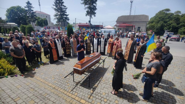 На Тернопільщині зустріли Героя, який повернувся На Щиті (Фоторепортаж)