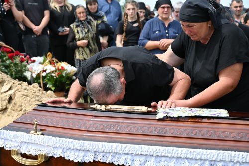 
На Лановеччині попрощалися зі старшим сержантом Дмитром Собчуком (фото)