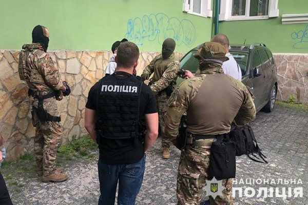 20-річний переселенець з Луганщини організував на Тернопільщині наркобізнес з оборотом на десятки мільйонів 20-річний переселенець з Луганщини організував на Тернопільщині наркобізнес з оборотом на десятки мільйонів