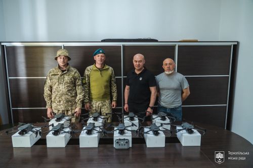 
Наші морпіхи отримали чергову партію дронів Mavic 3 від Тернопільської міської ради, – Сергій Надал