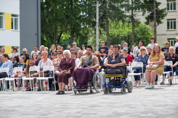 Житимуть у смартквартирах: у Чорткові відкрили будинок для внутрішньо переміщених осіб