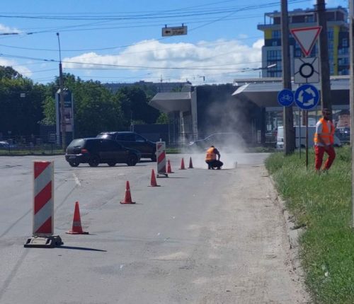 
Обмежено рух транспорту на Промисловій у Тернополі: тривають аварійні роботи