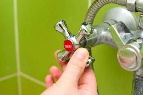 У Тернополі декілька мікрорайонів залишились без гарячої води до липня
У Тернополі декілька мікрорайонів залишились без гарячої води до липня