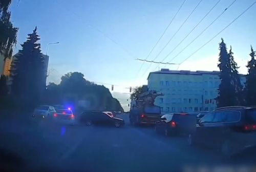 
У Тернополі п'яний водій BMW намагався втекти від патрульних (відео)