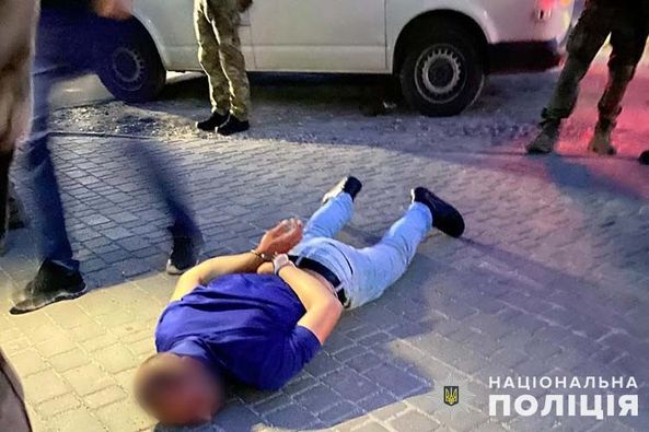 
Забрали авто, погрожували родині і вимагали 4 тис дол: у поліції розповіли деталі рекету у Ланівцях (фото, відео)