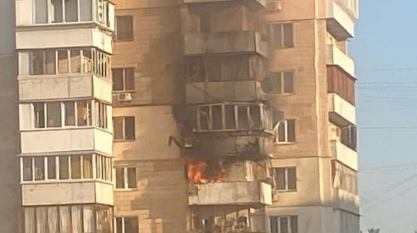 У Харкові окупанти влучили у відділення «Нової пошти», в Києві — уламки ракети пошкодили багатоповерхівку