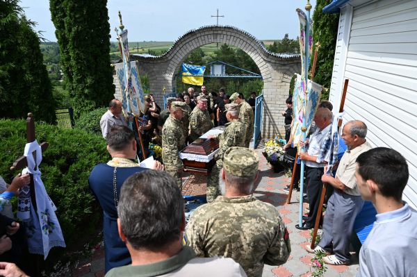 
На Лановеччині попрощалися зі старшим сержантом Дмитром Собчуком (фото)