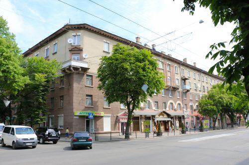 
У центрі Тернополя зріжуть багаторічні каштани