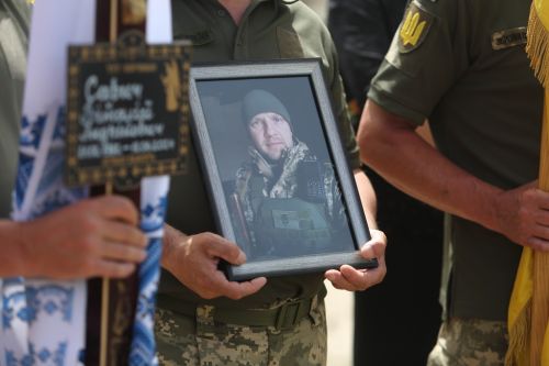
У Тернополі попрощалися з 42-річним Віталієм Савичем, який загинув на війні (фоторепортаж)