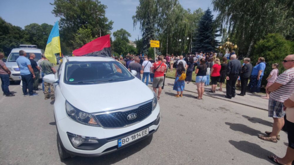 На Тернопільщині зустріли Героя, який повернувся На Щиті (Фоторепортаж)