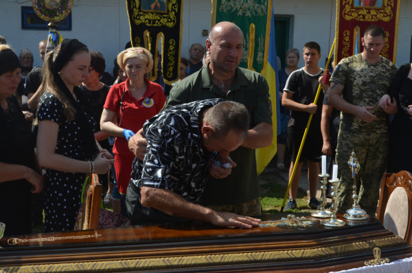 
У Білобожницькій громаді на Тернопільщині попрощались з двома захисниками (фото)