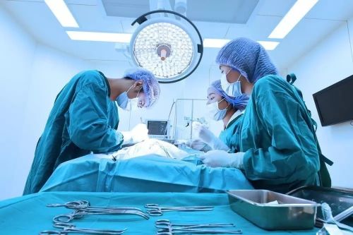 
В Тернопільській області дві лікарні роблять кесарів розтин без відповідних дозволів
